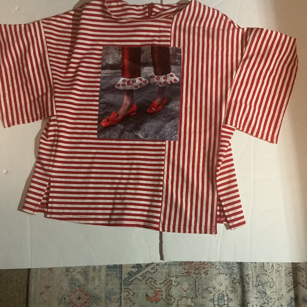 SHORT TSHIRT RED WHITE SMALL